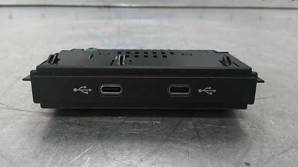 AUX-/USB-Anschluss SEAT LEON Sportstourer (KL8, KLD)
