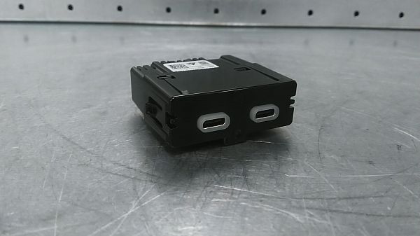 AUX-/USB-Anschluss SEAT LEON Sportstourer (KL8, KLD)