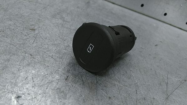 AUX-/USB-Anschluss VOLVO XC40 (536)