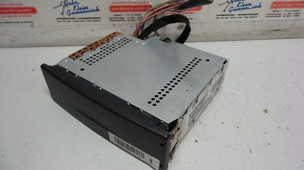 Radio/CD/DVD/GPS head unit