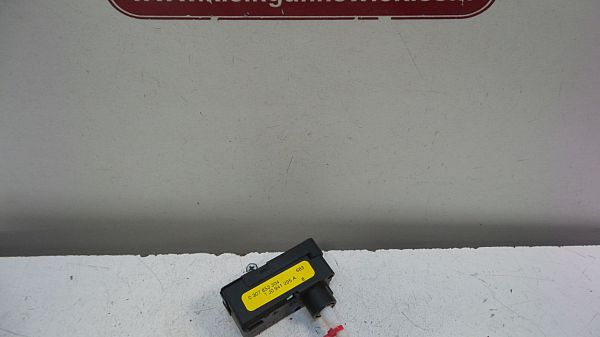 Headlight level adjustment motor