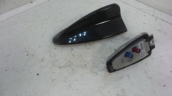 Roof (GPS) antenna cover