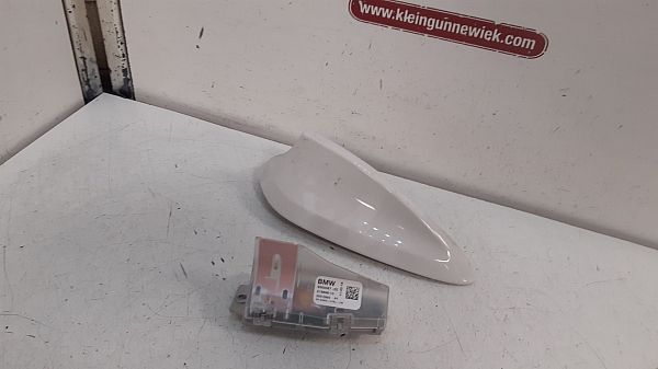 Roof (GPS) antenna cover