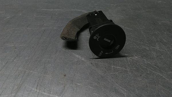 Passenger airbag on off switch